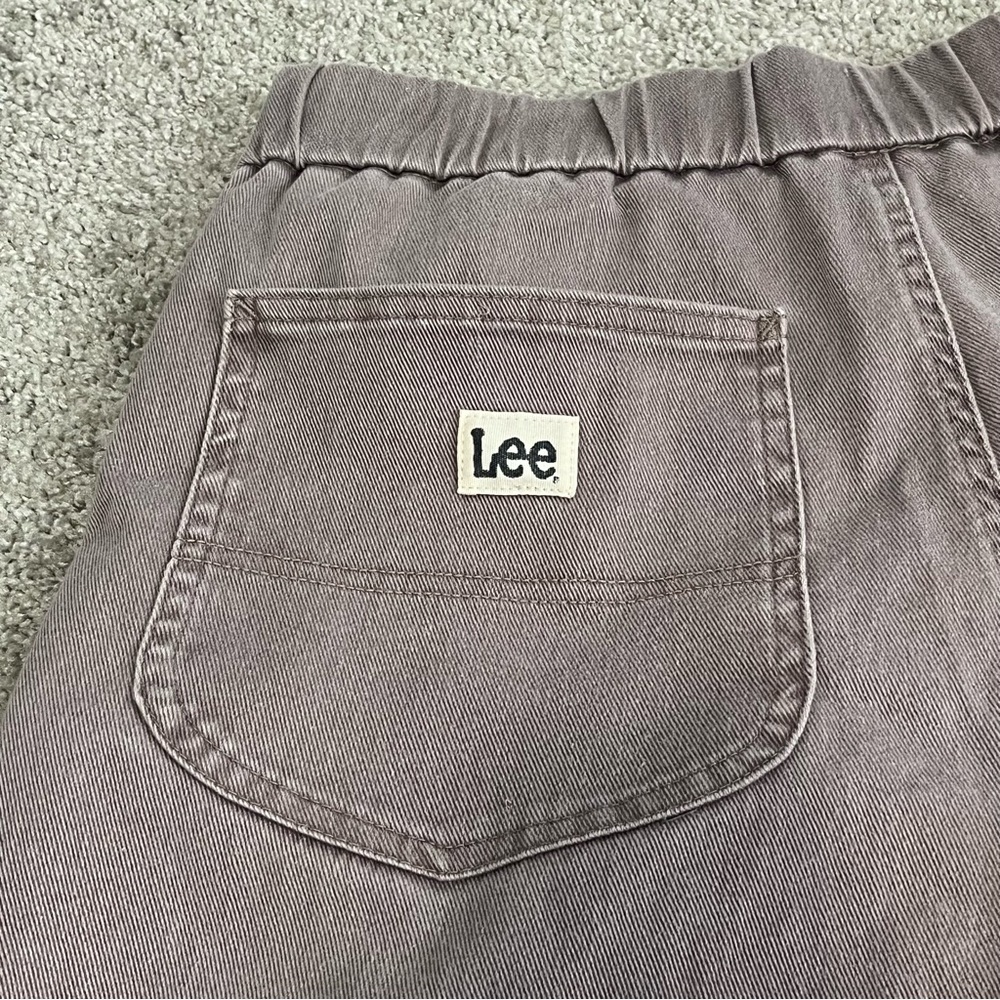 Lee size 14 medium women’s mauve purple shorts w/elastic waistband - Picture 8 of 9